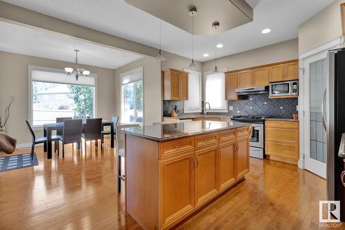 3017 Macneil Wy Nw, Edmonton, AB - Indoor Photo Showing Kitchen