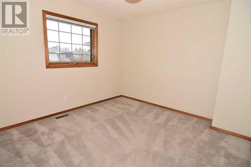 175 Douglasbank Drive Se, Calgary, AB - Indoor Photo Showing Other Room