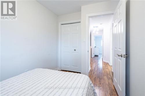 11 - 384 Limeridge Road E, Hamilton, ON - Indoor Photo Showing Bedroom