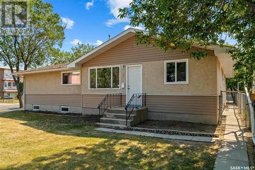 3 Mcmurchy Avenue, Regina, SK - Outdoor