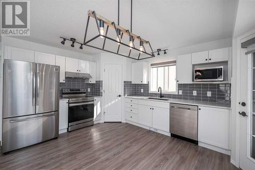 298 Arbour Crest Drive Nw, Calgary, AB - Indoor Photo Showing Kitchen