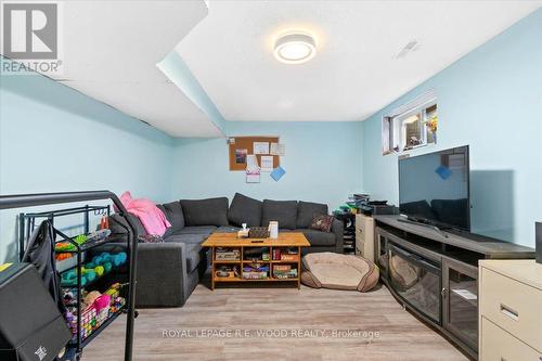 78 Oliver Crescent, Zorra (Thamesford), ON - Indoor Photo Showing Living Room