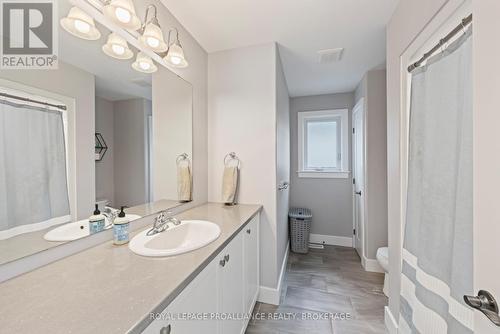 119 Hazlett Street, Loyalist (Amherstview), ON - Indoor Photo Showing Bathroom