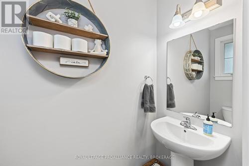 119 Hazlett Street, Loyalist (Amherstview), ON - Indoor Photo Showing Bathroom