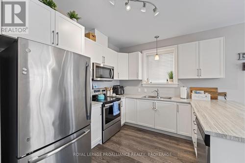 119 Hazlett Street, Loyalist (Amherstview), ON - Indoor Photo Showing Kitchen With Double Sink