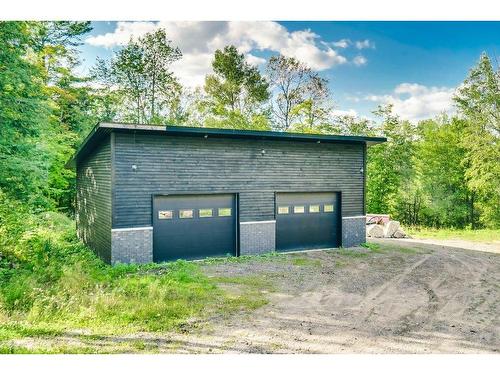 Garage - 12 Ch. Du Sanctuaire, Val-Des-Monts, QC - Outdoor