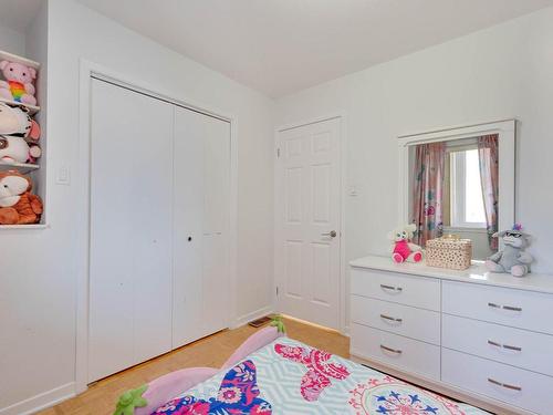 Bedroom - 740 Rue Luc, Laval (Sainte-Dorothée), QC - Indoor Photo Showing Bedroom