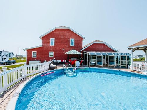 Piscine - 1196 Ch. Du Bassin, Les Îles-De-La-Madeleine, QC - Outdoor With Exterior