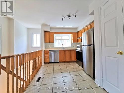 25 - 1128 Dundas Street W, Mississauga, ON - Indoor Photo Showing Kitchen