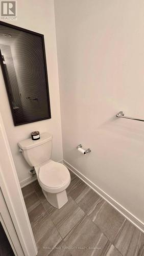 18 Spry Lane, Barrie, ON - Indoor Photo Showing Bathroom