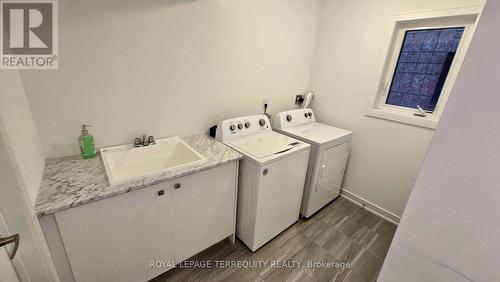 18 Spry Lane, Barrie, ON - Indoor Photo Showing Laundry Room