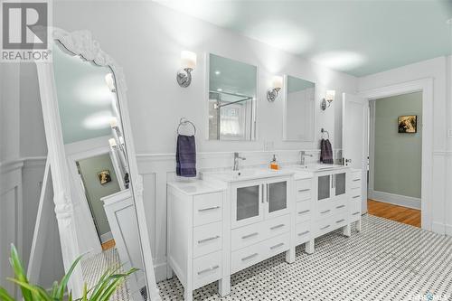 3300 Albert Street, Regina, SK - Indoor Photo Showing Bathroom