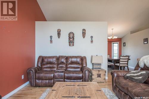 745 Grabowski Crescent, Warman, SK - Indoor Photo Showing Living Room