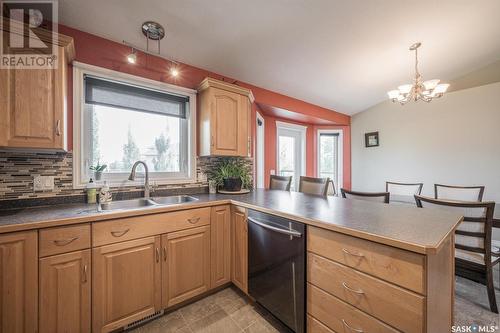 745 Grabowski Crescent, Warman, SK - Indoor Photo Showing Kitchen With Double Sink