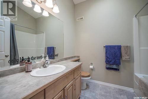 745 Grabowski Crescent, Warman, SK - Indoor Photo Showing Bathroom