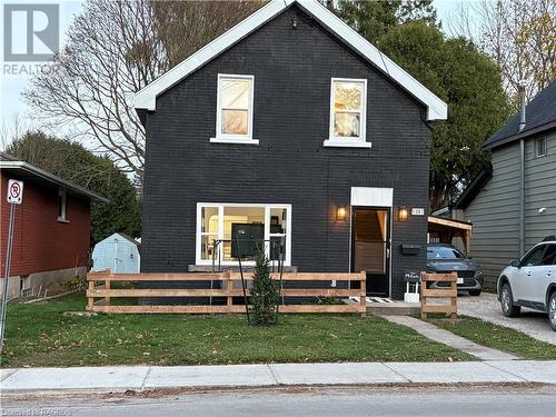 View of front of house featuring a front yard - 1087 7Th Avenue W, Owen Sound, ON - Outdoor With Exterior