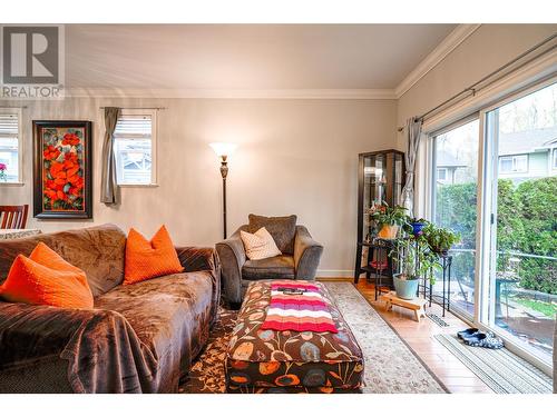 5101 19Th Street Unit# 11, Vernon, BC - Indoor Photo Showing Living Room