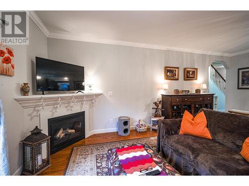 5101 19Th Street Unit# 11, Vernon, BC - Indoor Photo Showing Living Room With Fireplace