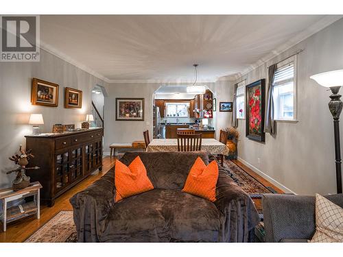 5101 19Th Street Unit# 11, Vernon, BC - Indoor Photo Showing Living Room