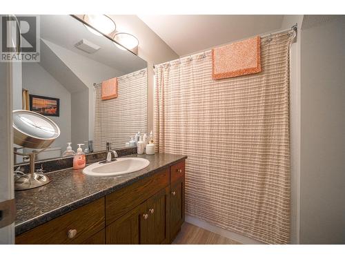 5101 19Th Street Unit# 11, Vernon, BC - Indoor Photo Showing Bathroom