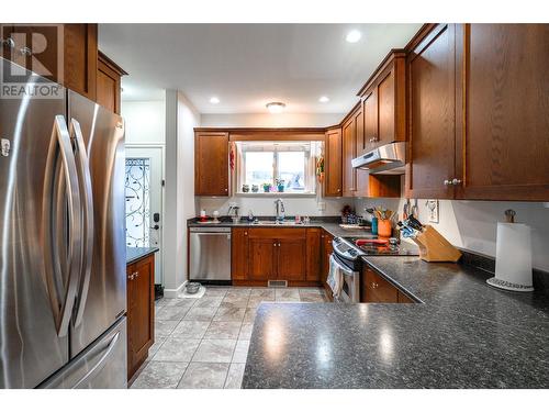 5101 19Th Street Unit# 11, Vernon, BC - Indoor Photo Showing Kitchen With Stainless Steel Kitchen