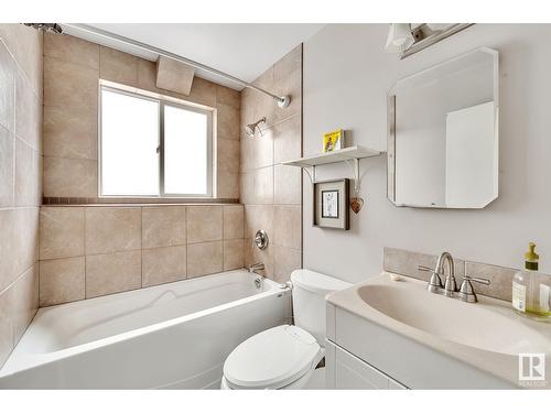 #3 8304 107 St Nw, Edmonton, AB - Indoor Photo Showing Bathroom