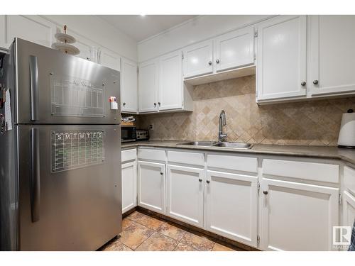 18224 91 Av Nw, Edmonton, AB - Indoor Photo Showing Kitchen With Double Sink