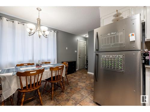 18224 91 Av Nw, Edmonton, AB - Indoor Photo Showing Dining Room