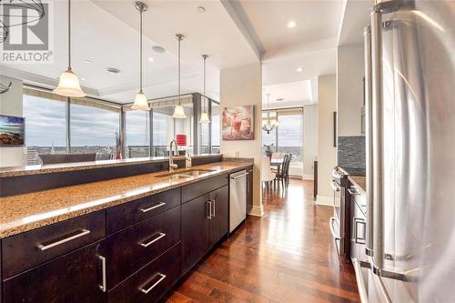 201 Front Street North Unit# 1003, Sarnia, ON - Indoor Photo Showing Kitchen With Upgraded Kitchen