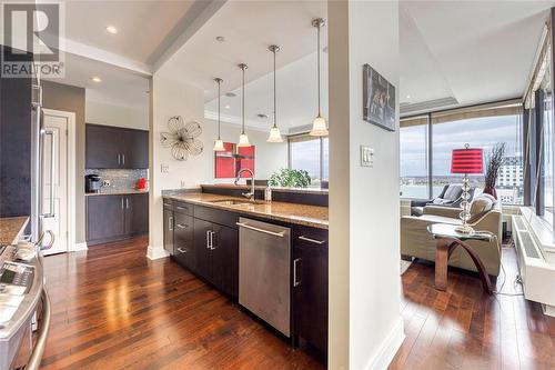 201 Front Street North Unit# 1003, Sarnia, ON - Indoor Photo Showing Kitchen With Upgraded Kitchen