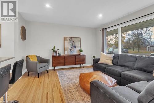 759 St. Albans Crescent, Woodstock, ON - Indoor Photo Showing Living Room