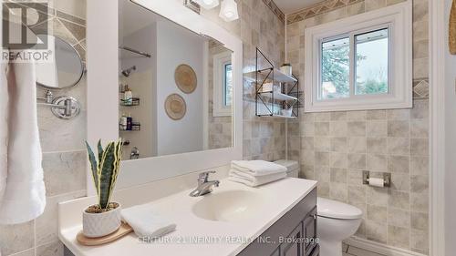 667 Sunset Boulevard, Clarington (Newcastle), ON - Indoor Photo Showing Bathroom