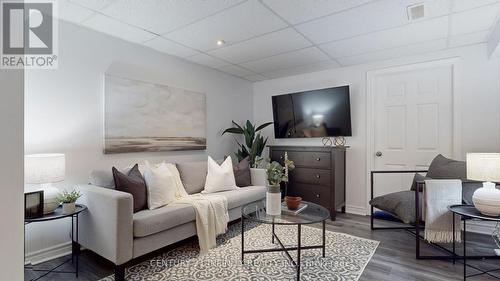 667 Sunset Boulevard, Clarington (Newcastle), ON - Indoor Photo Showing Living Room