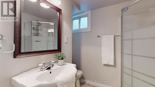 667 Sunset Boulevard, Clarington (Newcastle), ON - Indoor Photo Showing Bathroom