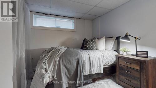 667 Sunset Boulevard, Clarington (Newcastle), ON - Indoor Photo Showing Bedroom