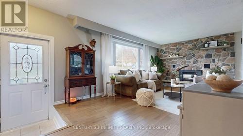 667 Sunset Boulevard, Clarington (Newcastle), ON - Indoor With Fireplace