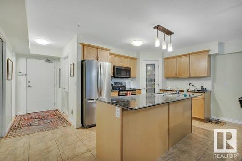 #123 7510 89 St Nw Nw, Edmonton, AB - Indoor Photo Showing Kitchen With Double Sink