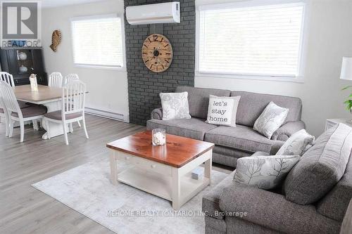 210 Desrocches Trail, Tiny, ON - Indoor Photo Showing Living Room