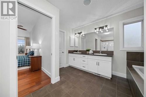 97 Mahogany Square Se, Calgary, AB - Indoor Photo Showing Bathroom