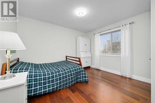 97 Mahogany Square Se, Calgary, AB - Indoor Photo Showing Bedroom