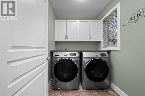 97 Mahogany Square Se, Calgary, AB - Indoor Photo Showing Laundry Room