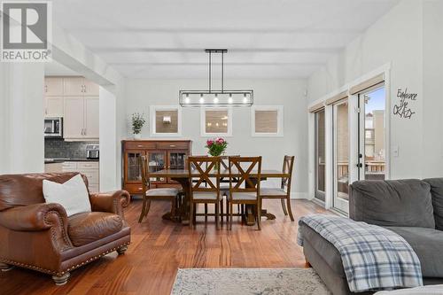 97 Mahogany Square Se, Calgary, AB - Indoor Photo Showing Living Room