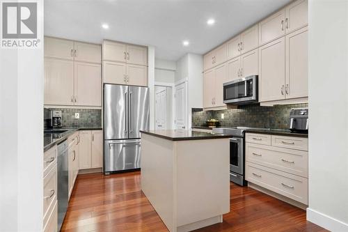 97 Mahogany Square Se, Calgary, AB - Indoor Photo Showing Kitchen With Upgraded Kitchen