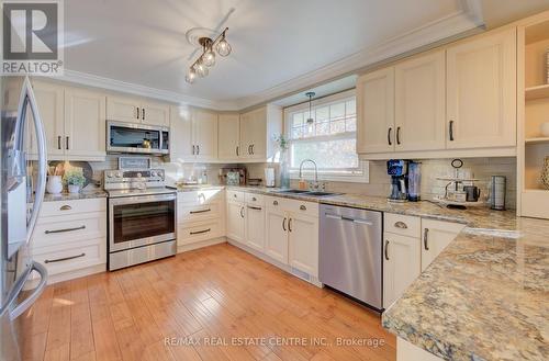 47 Manor Drive, Kitchener, ON - Indoor Photo Showing Kitchen