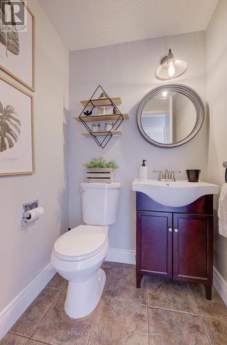 47 Manor Drive, Kitchener, ON - Indoor Photo Showing Bathroom