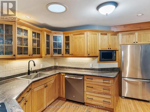 14 Foster Avenue N, Parry Sound, ON - Indoor Photo Showing Kitchen