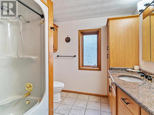 14 Foster Avenue N, Parry Sound, ON - Indoor Photo Showing Bathroom