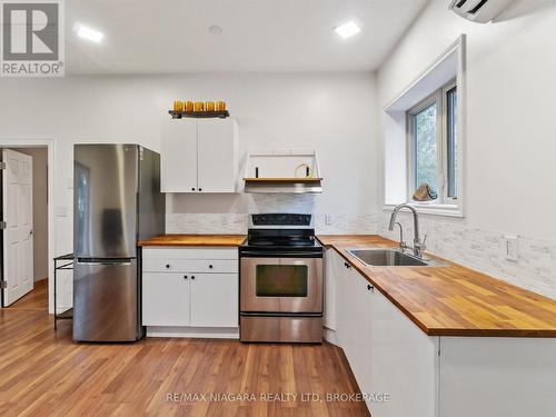 14 Foster Avenue N, Parry Sound, ON - Indoor Photo Showing Kitchen With Stainless Steel Kitchen