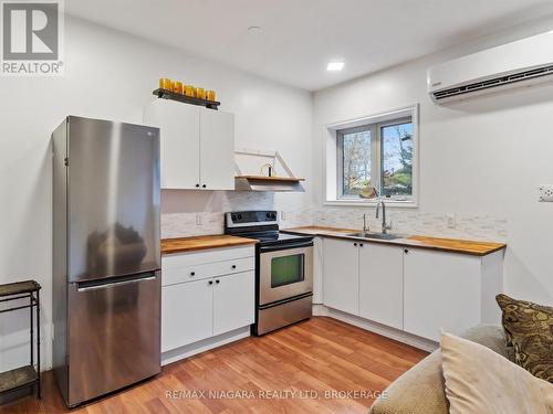 14 Foster Avenue N, Parry Sound, ON - Indoor Photo Showing Kitchen With Stainless Steel Kitchen