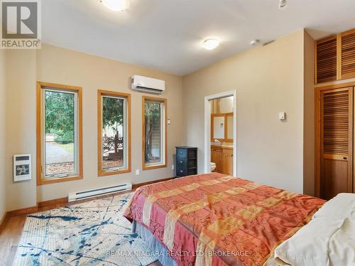 14 Foster Avenue N, Parry Sound, ON - Indoor Photo Showing Bedroom